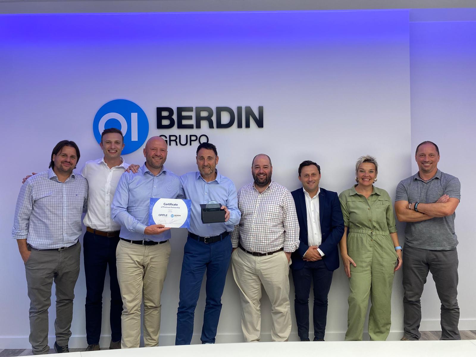 Equipo Berdin Grupo y equipo Opple Liighting